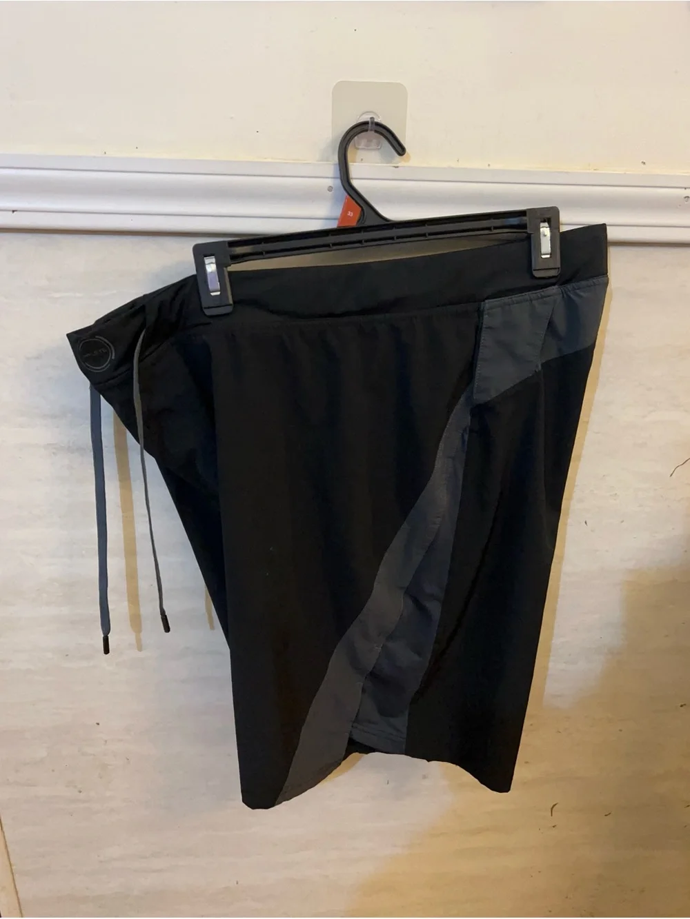 HYLETE Incline Shorts. Black / Gunmetal